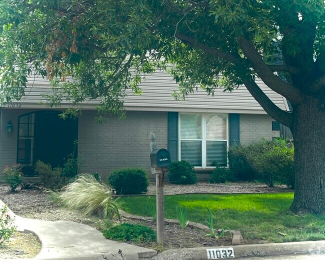 Building Photo - 11032 Springhollow Rd Rental