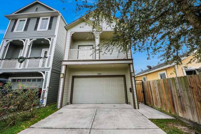 Building Photo - 1320 Dorothy St