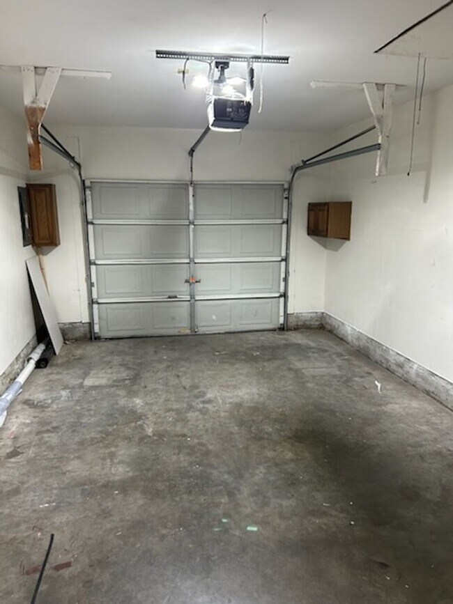 Photo - 2 bedroom 2 1/2 bathroom