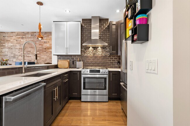 Photo - 227 4th St Unit 201