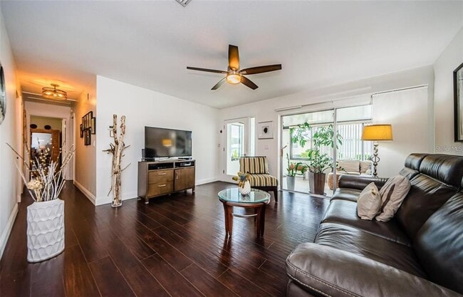 2739 Sherbrooke Ln