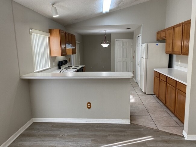 Photo - 14012 Rensselaer Rd