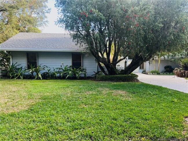 Photo - 8 Kingston Ct