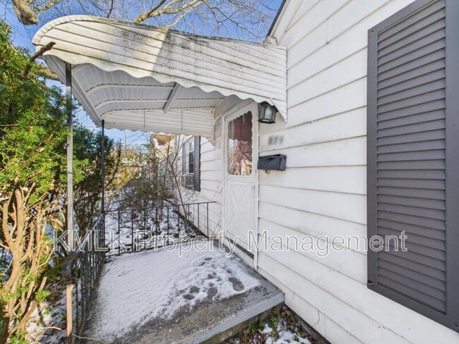 Photo - 871 Kennebec Ave