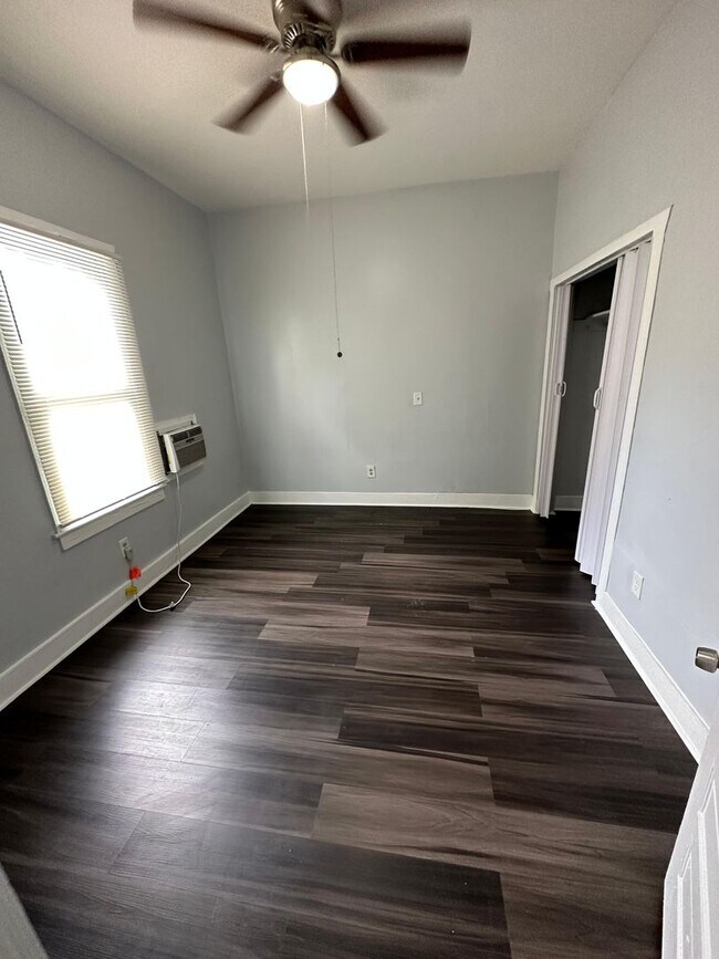 Photo - 1347 W 5th St Unidad C