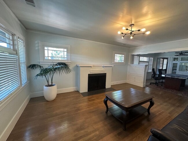Building Photo - Charming Restored Historic Home in Downtown SLO