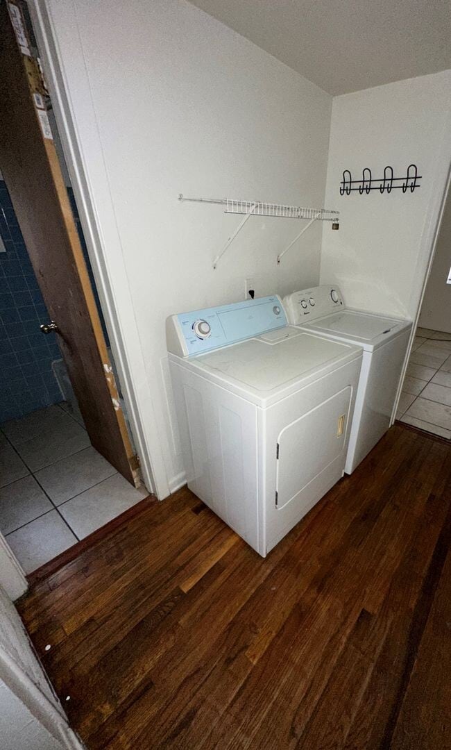 Photo - 4 bed 2 bath House- Walk to Doak Campbell Stadium!! Available August 2026!