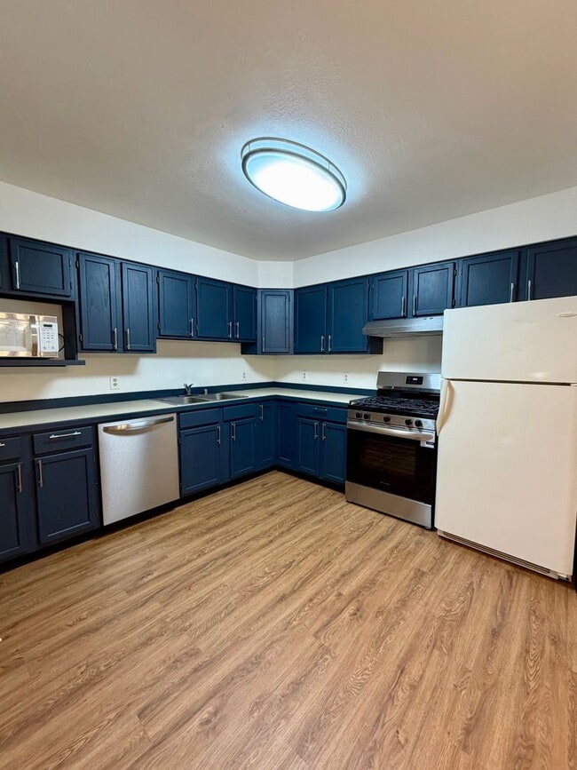 Building Photo - 54590 Aspen Ln Unit 4