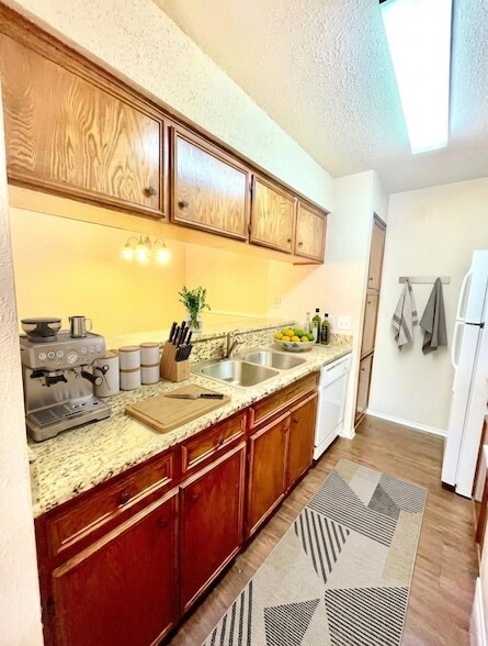 Photo - 10616 Mellow Ln Unit 40B