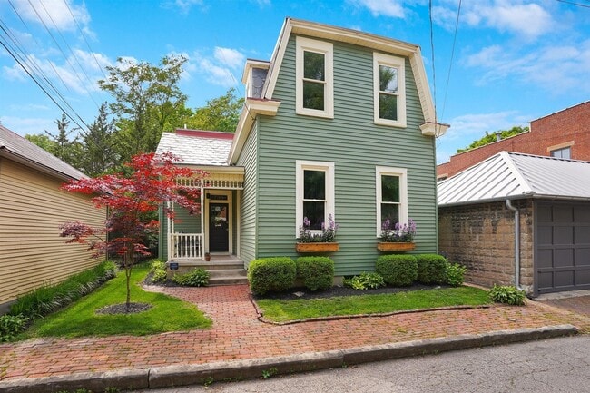 Photo - 799 S Lazelle St