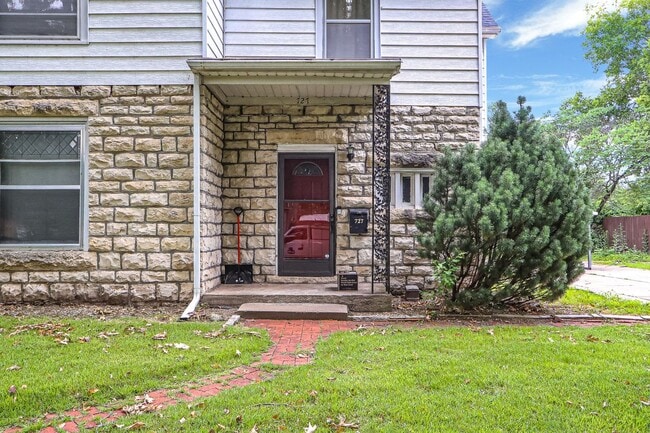 Photo - 727 Humboldt St