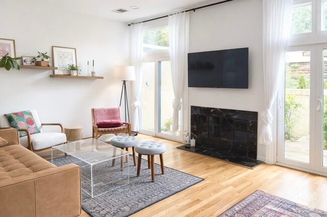 Building Photo - 360 7th St NE