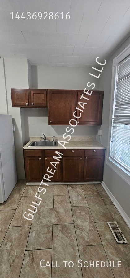 Photo - 444 N Robinson St