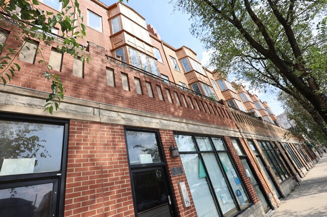 Building Photo - 815 S Western Ave Unit 4 Rental