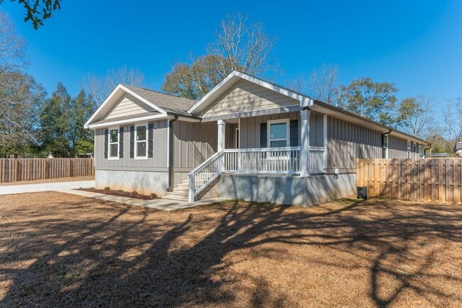 Photo - NEW Construction for Rent!! IDEAL location on the edge of town!