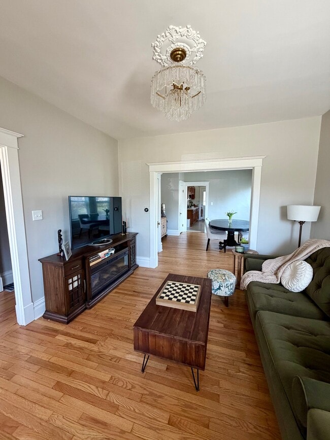 Photo - 34 Hereford St