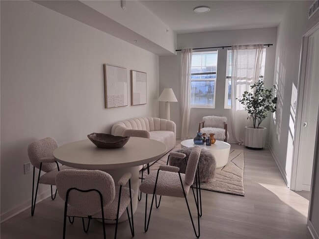 Photo - 5587 Millennia Park Dr Unidad 112