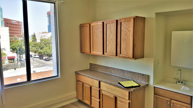 Other - Casa Loma LA Apartments