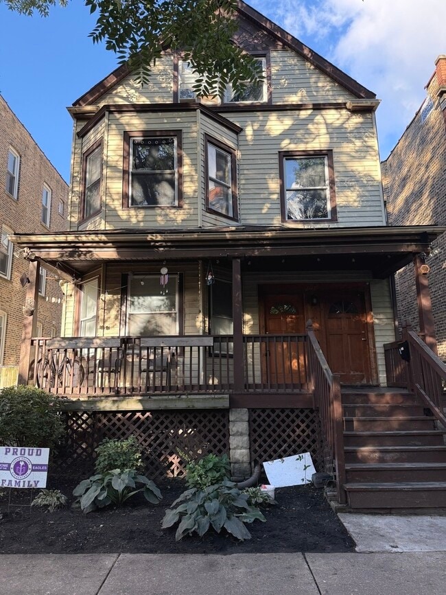 Building Photo - 2442 N Lawndale Ave Unit 1
