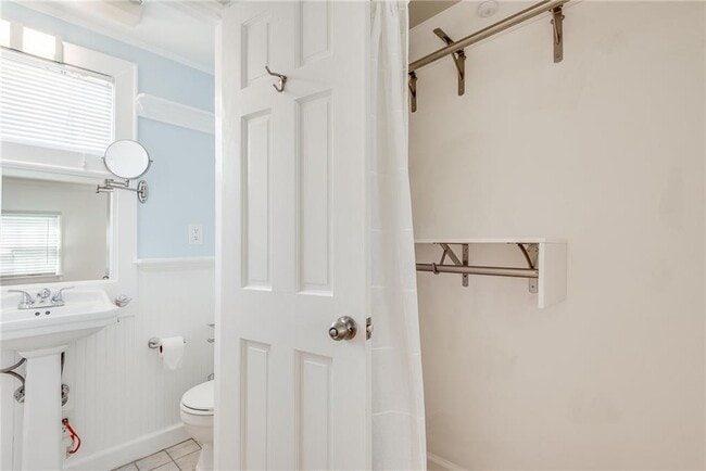 Photo - 1143 St Charles Pl NE