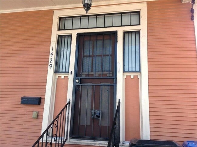 Building Photo - 1429 France St Rental