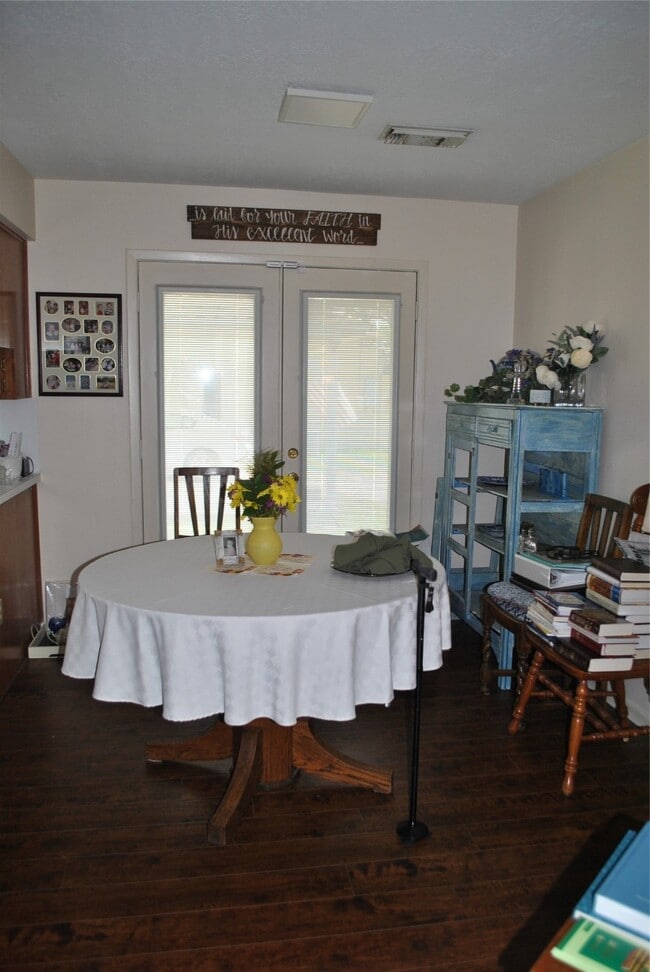 Photo - 401 Laurel Dr
