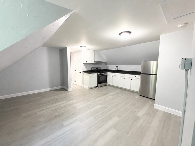 Photo - 155 Oak St Unit 3