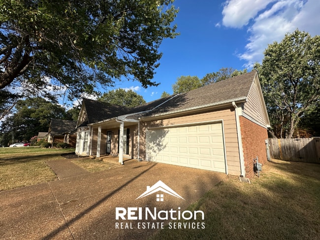 CORDOVA COVE CHARMER! 3BR/2BA | High Ceilings & Brick Fireplace | 2-Car Garage!