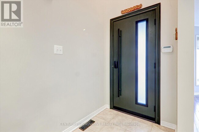 Photo - 53 Angier Crescent