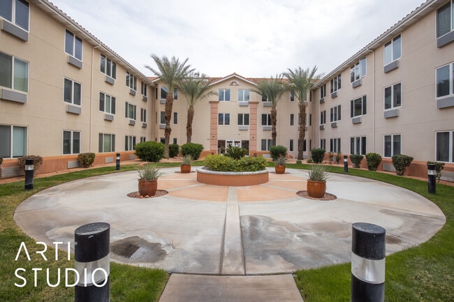 Courtyard View #2 - 555 Highland Dr Unit 105