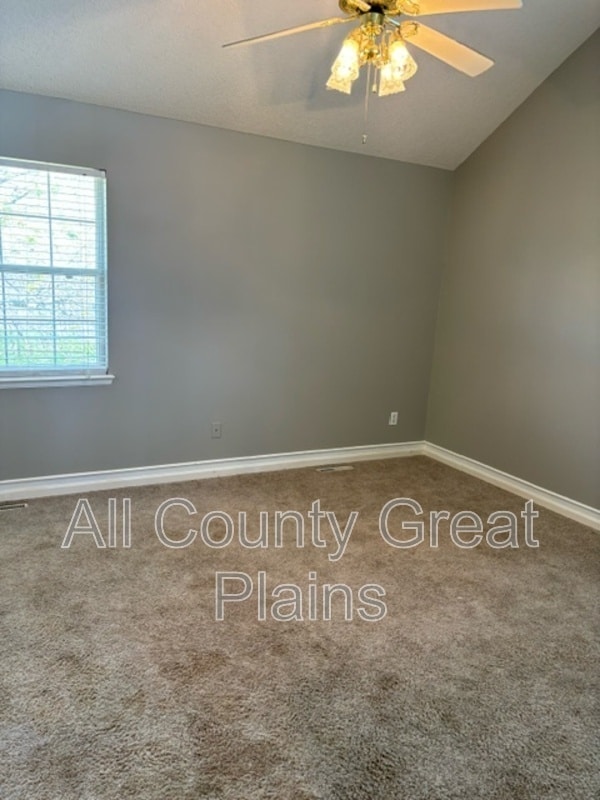 Photo - 1400 NW Jefferson Ct