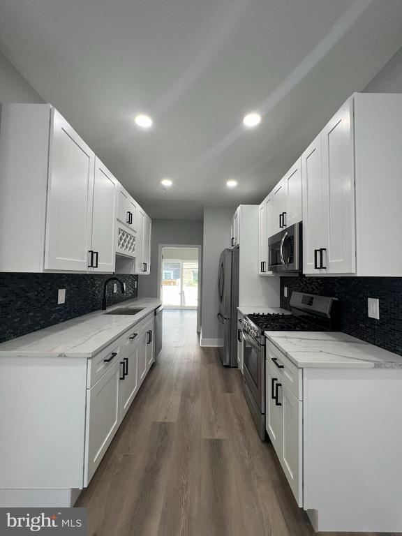 Building Photo - 2135 Fernon St Rental