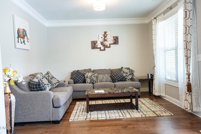 Photo - 5016 Trembath Ln