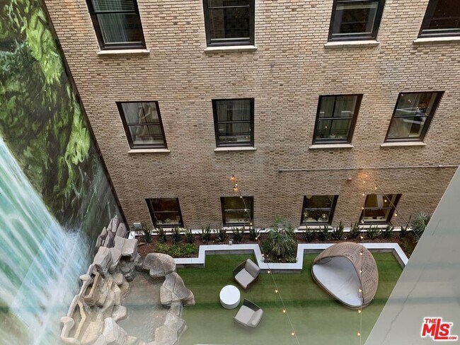 Photo - 727 W 7th St Unidad 701 Rental