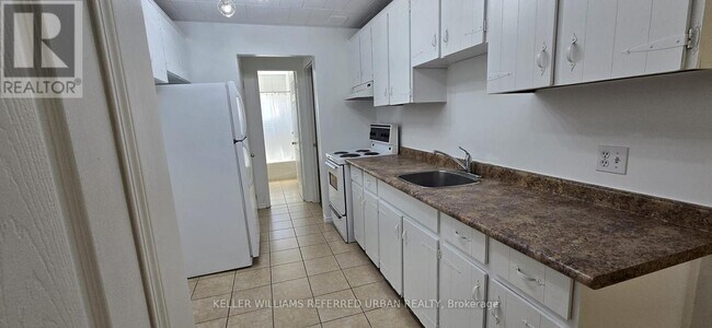 Photo - 303 Frontenac Ave Unit 4
