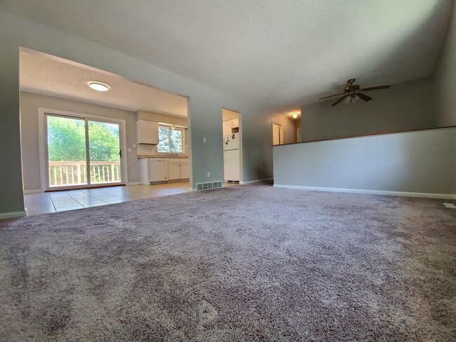 Photo - 627 36th St SW