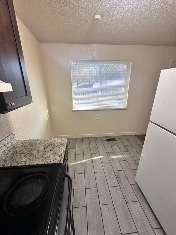 Photo - 532 N Redwood Rd Unit 1