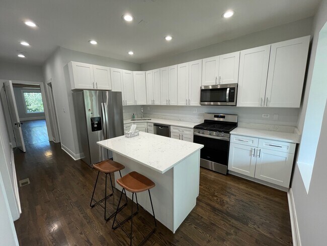 Photo - 1643 W Carmen Ave Apartments Unit 1