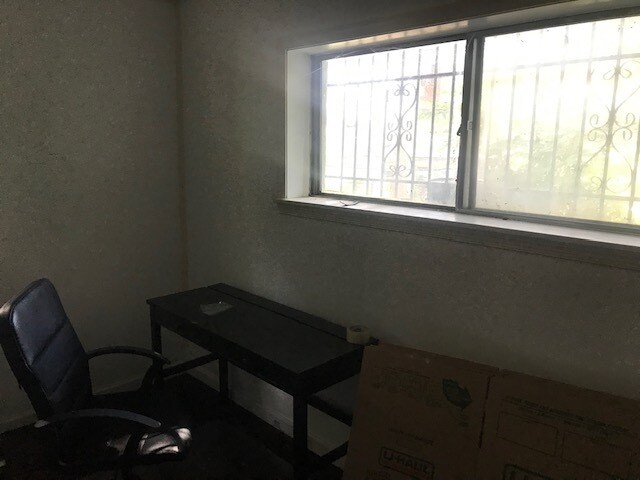 Photo - 3418 Race St Unit 1st floor apartment
