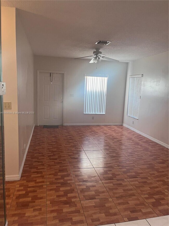 Photo - 2731 NW 13th Ct Unidad 2731