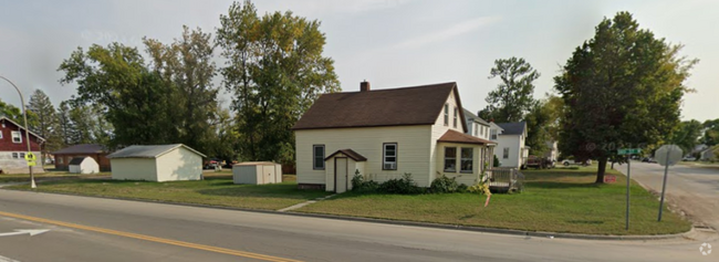 Building Photo - 220 Arnold Ave N Rental