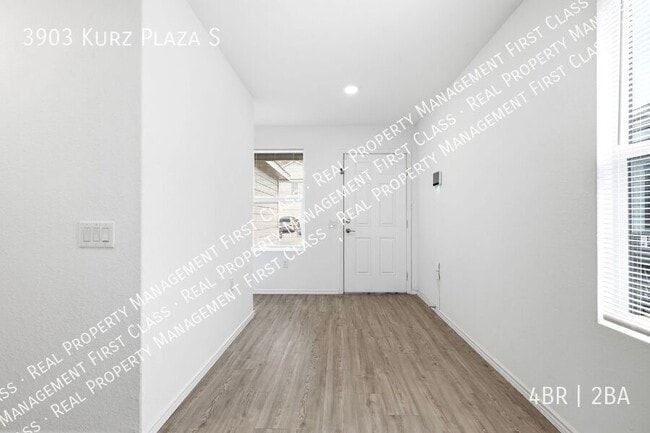 Photo - 3903 Kurz Plz S