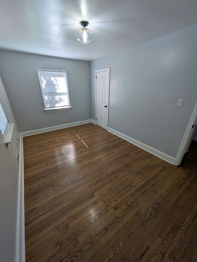 Photo - 2BD/1BA Duplex in Hickory