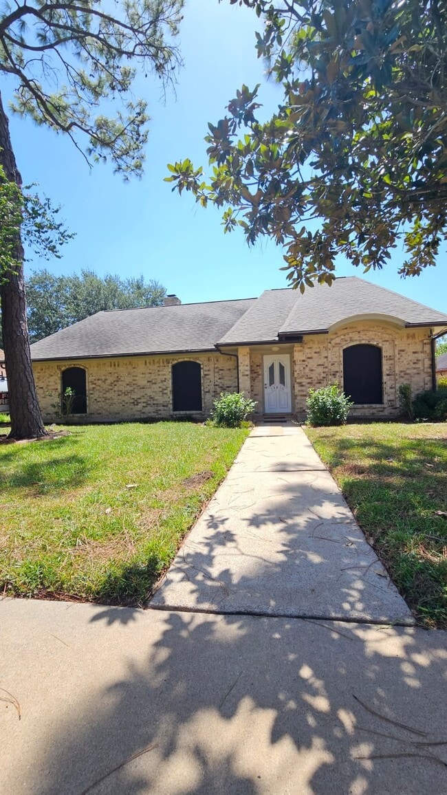 Building Photo - 14819 Knightsway Dr