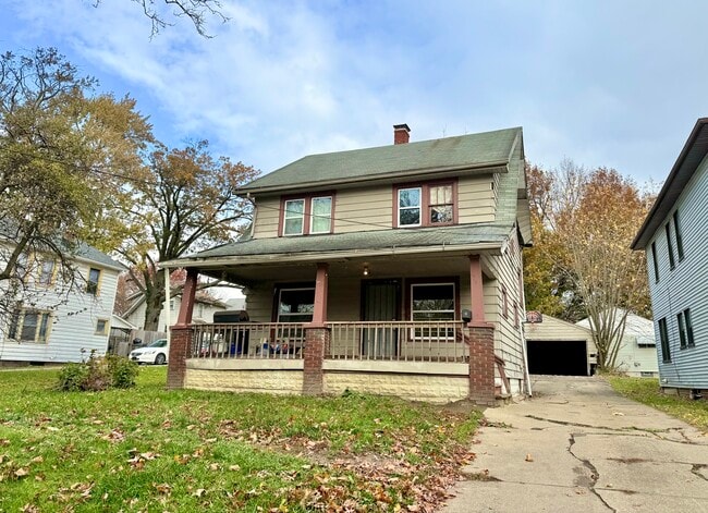 Building Photo - 2747 Rush Blvd