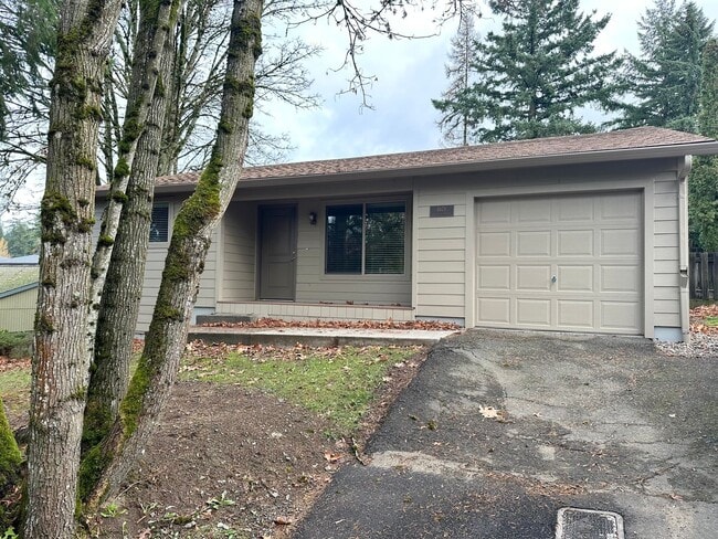 Building Photo - Remodeled 3 Bedroom SW Portland Home!