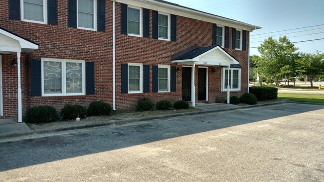 Photo - 2 bedroom, 1.5 bathroom located in the desirable Haymount Area!