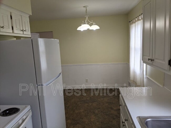 Photo - 2102 36th St SW