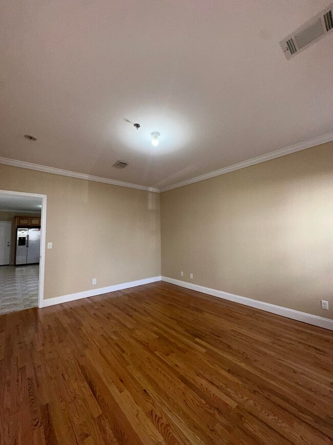 Photo - 272 St Pauls Ave Unit 1