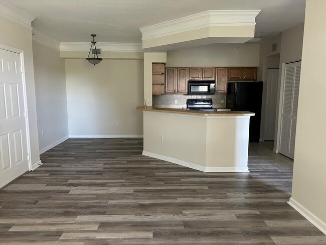Building Photo - 9825 Baywinds Blvd Unit 1206